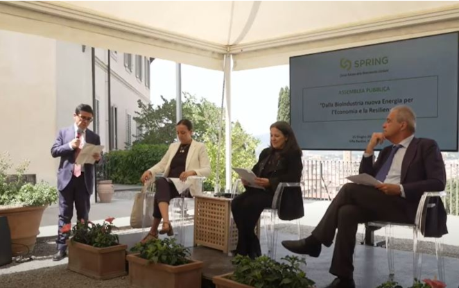 Catia Bastioli discute di bioindustria e opportunità di sviluppo del Paese durante l’Assemblea pubblica del Cluster SPRING a Firenze